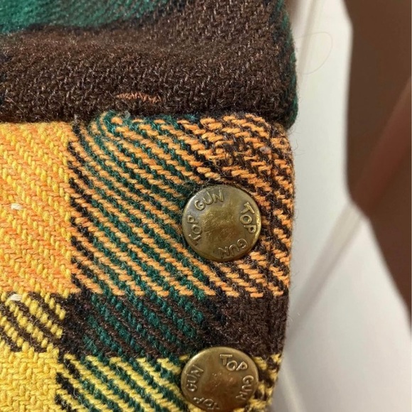 Vintage 70s Plaid Wool Shacket design.
“Top Gun” - Picture 5 of 10